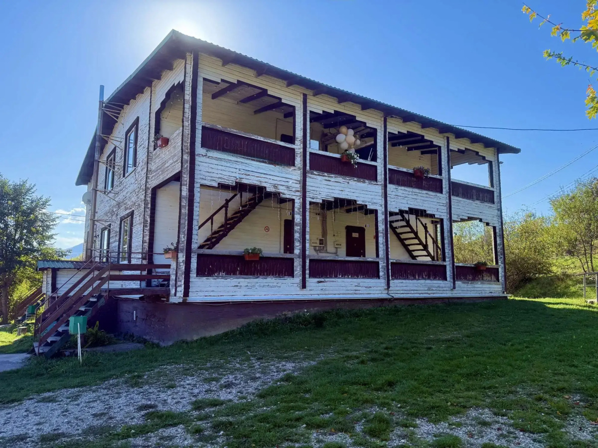 Thach from Travel Hotels Entourage