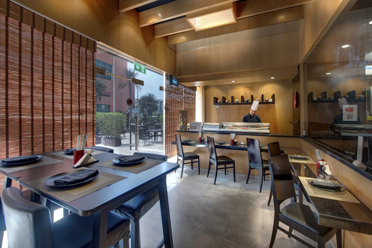 Отель Two Seasons Hotel & Apartments