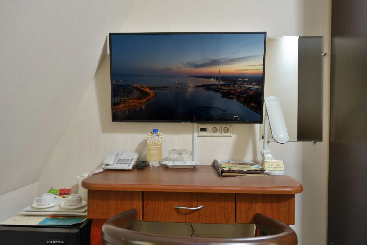 Отель Cronwell Inn Стремянная