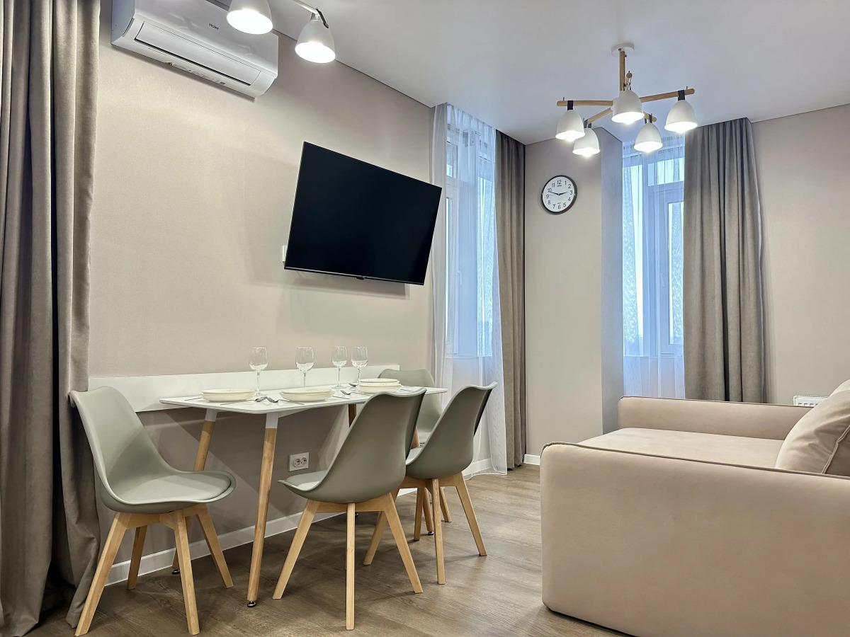 Квартира с панорамным видом на город и Русский мост