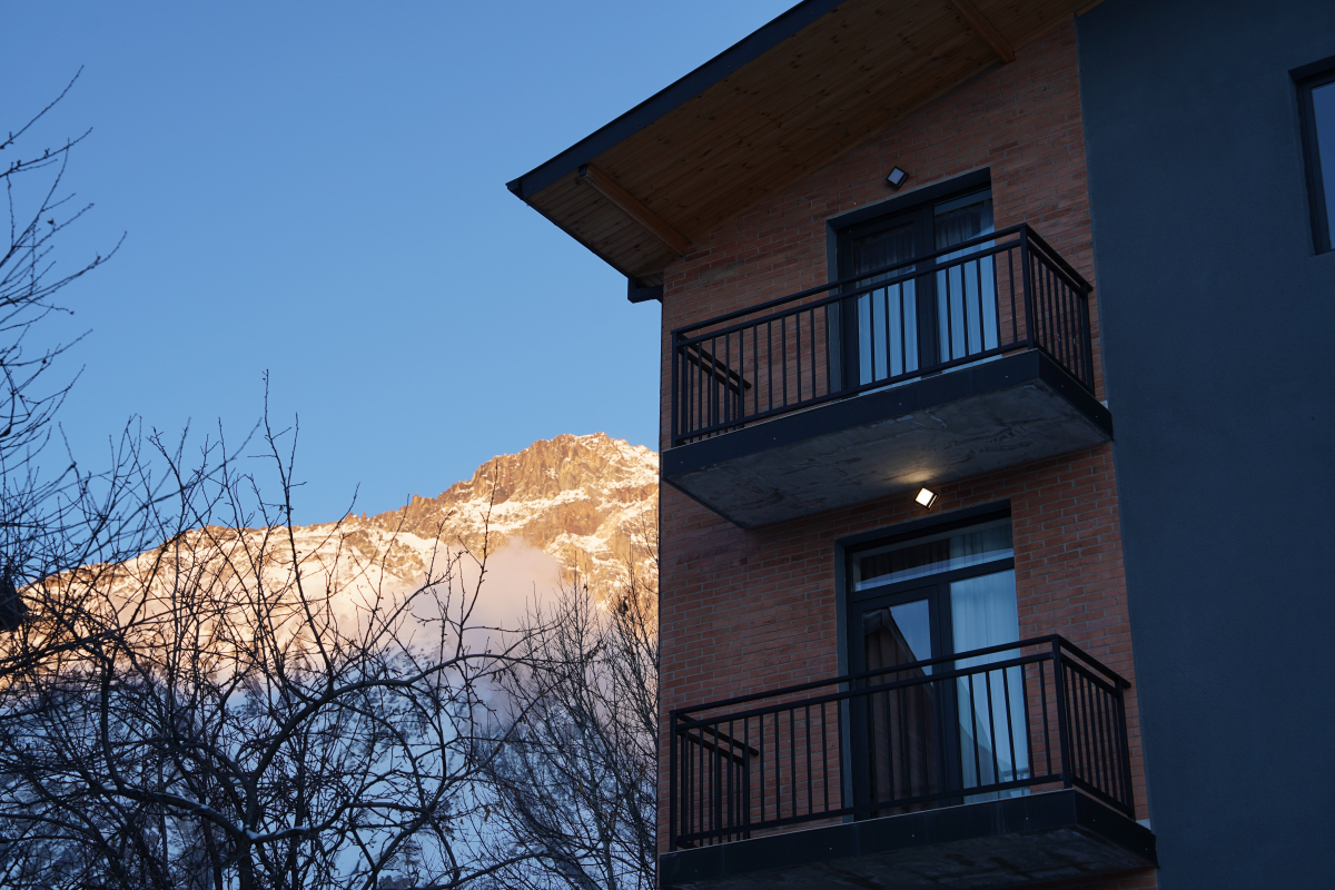Отель Peak Kazbegi