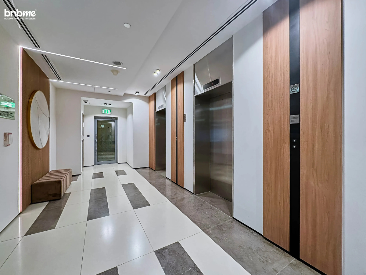 Апартаменты Bnbme Claren Tower Studio