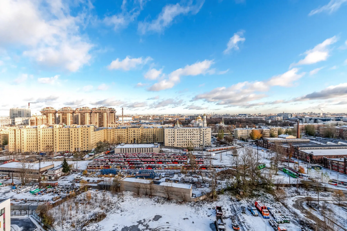 Апартаменты с балконом и красивым видом у метро
