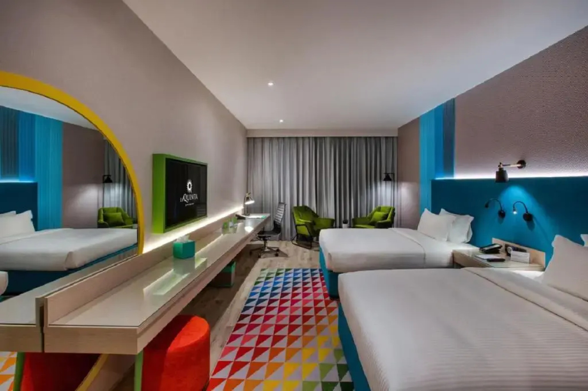 Отель La Quinta by Wyndham Dubai Jumeirah