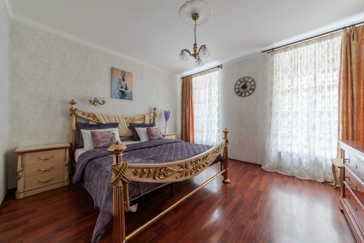 Квартира Трехкомнатная на Невском 45 DereMRents ДереМРентс