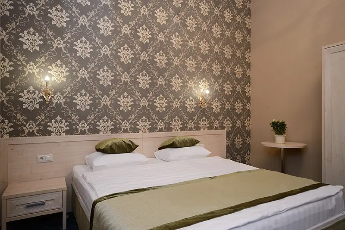 Apelsin Hotel on Vystavochnaya