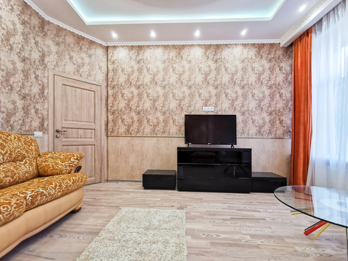 Апартаменты трехкомнатные Apartico на Марата