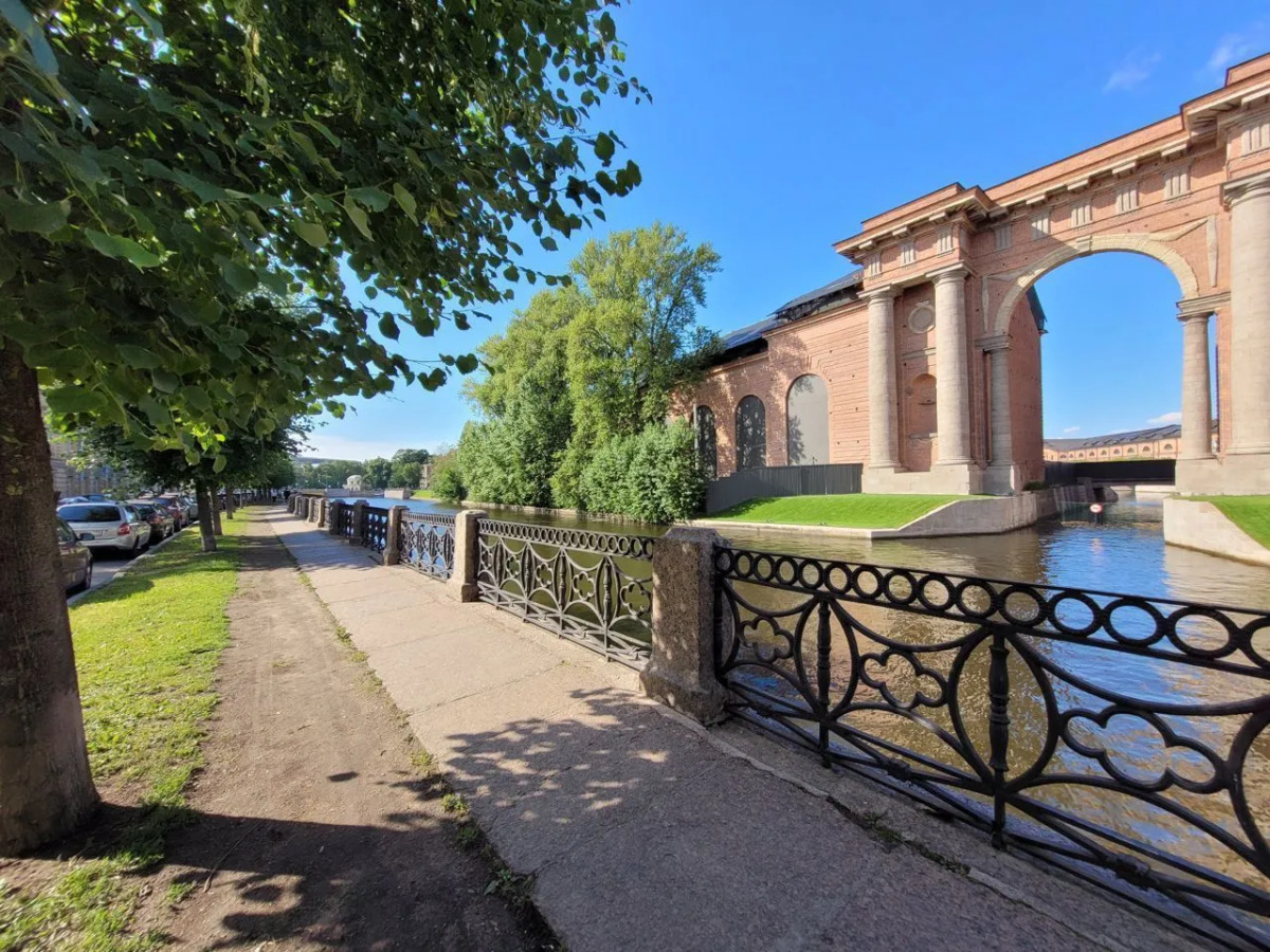 Квартира - студия в иcтoричeскoм цeнтре Санкт-Пeтеpбургa (4)