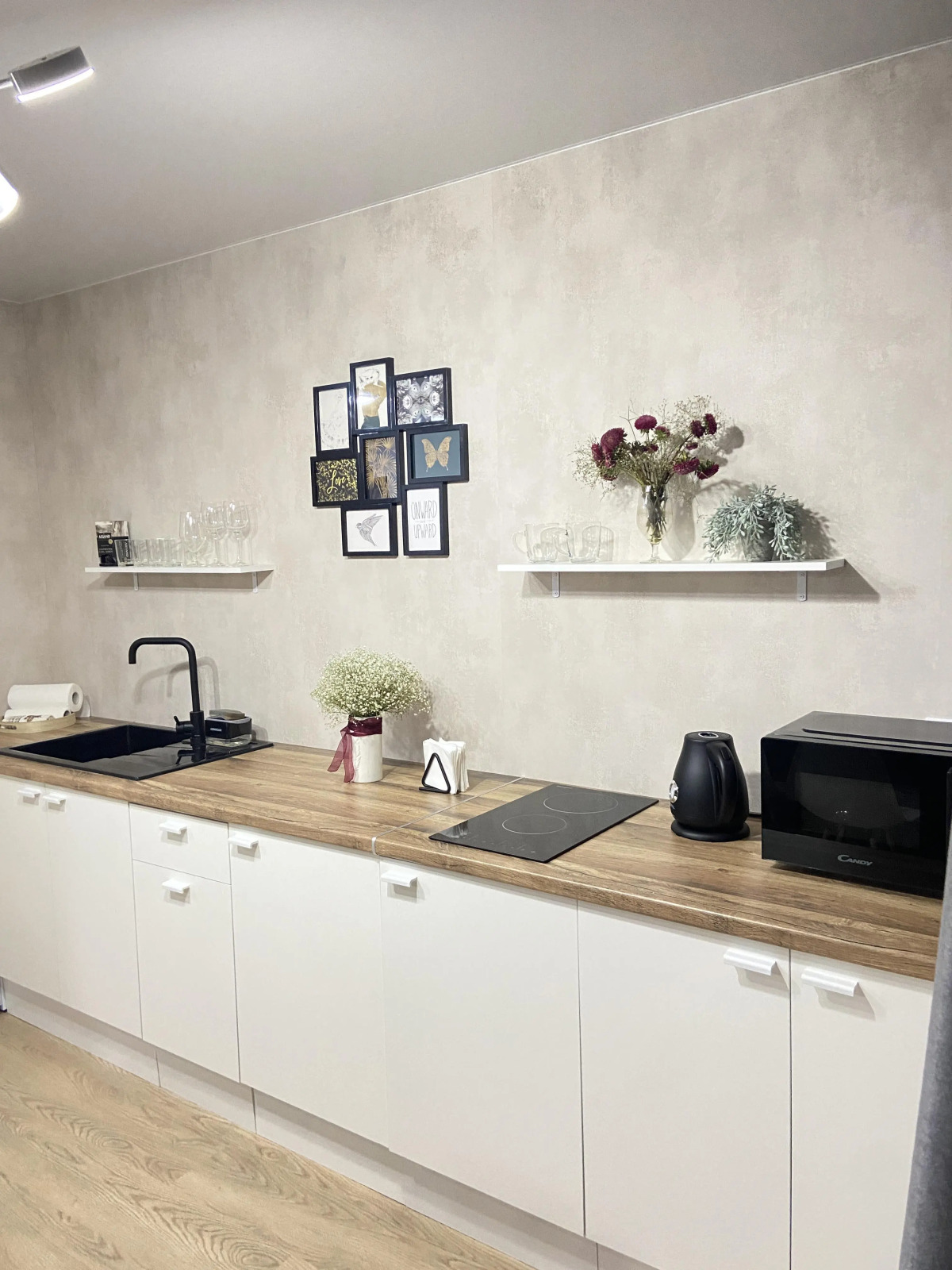 Квартира студия в центре города 50 оттенков серого