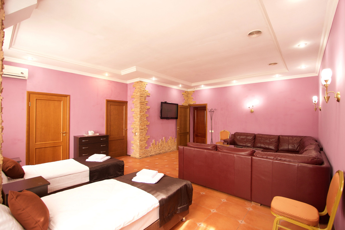 Отель Автодвор