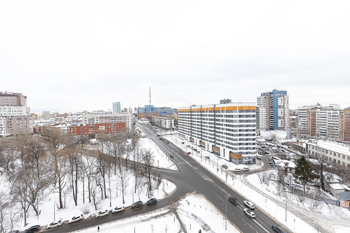 Апартаменты Просторная студия в центре на ул. Горького 23а Сова-Дом