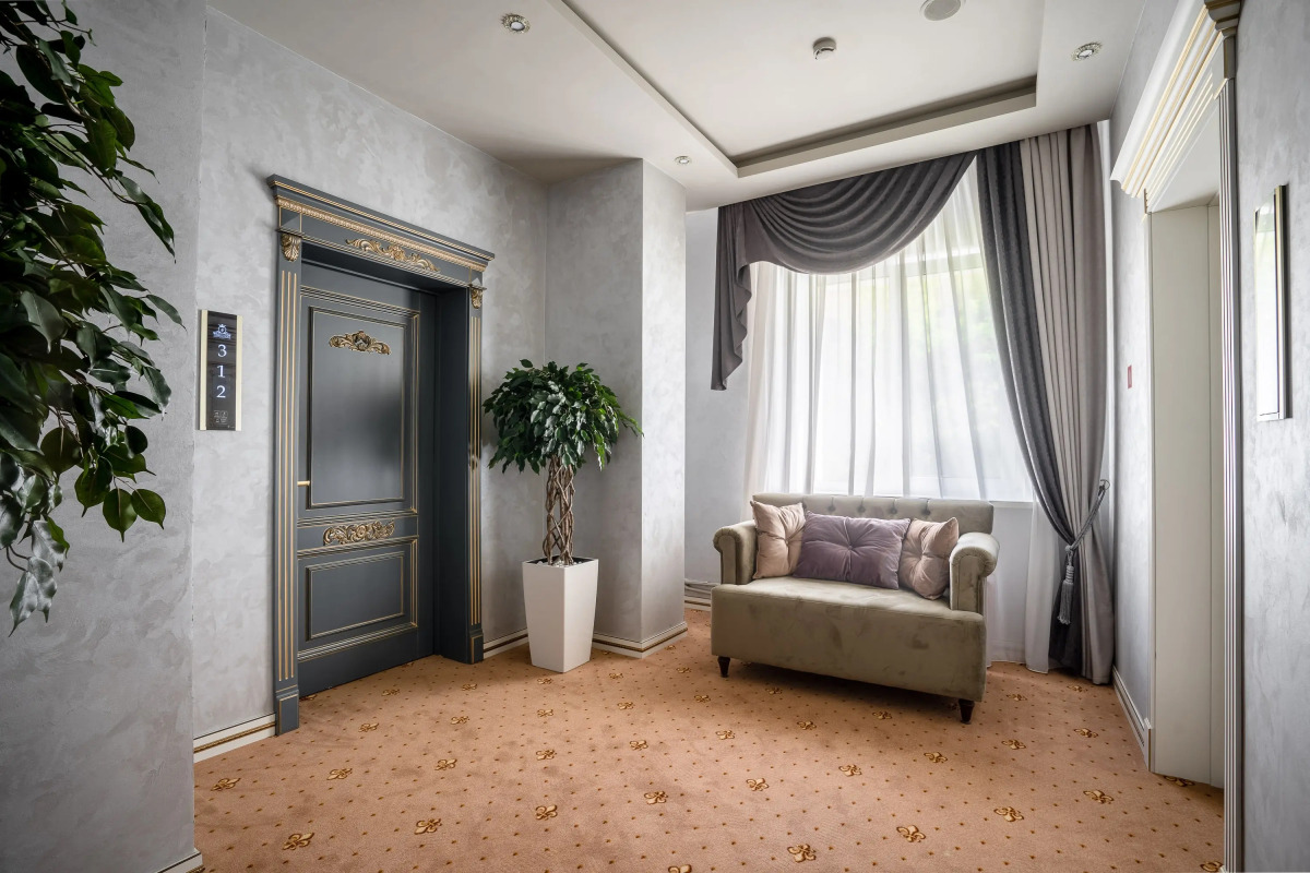 Отель Imperial Palace