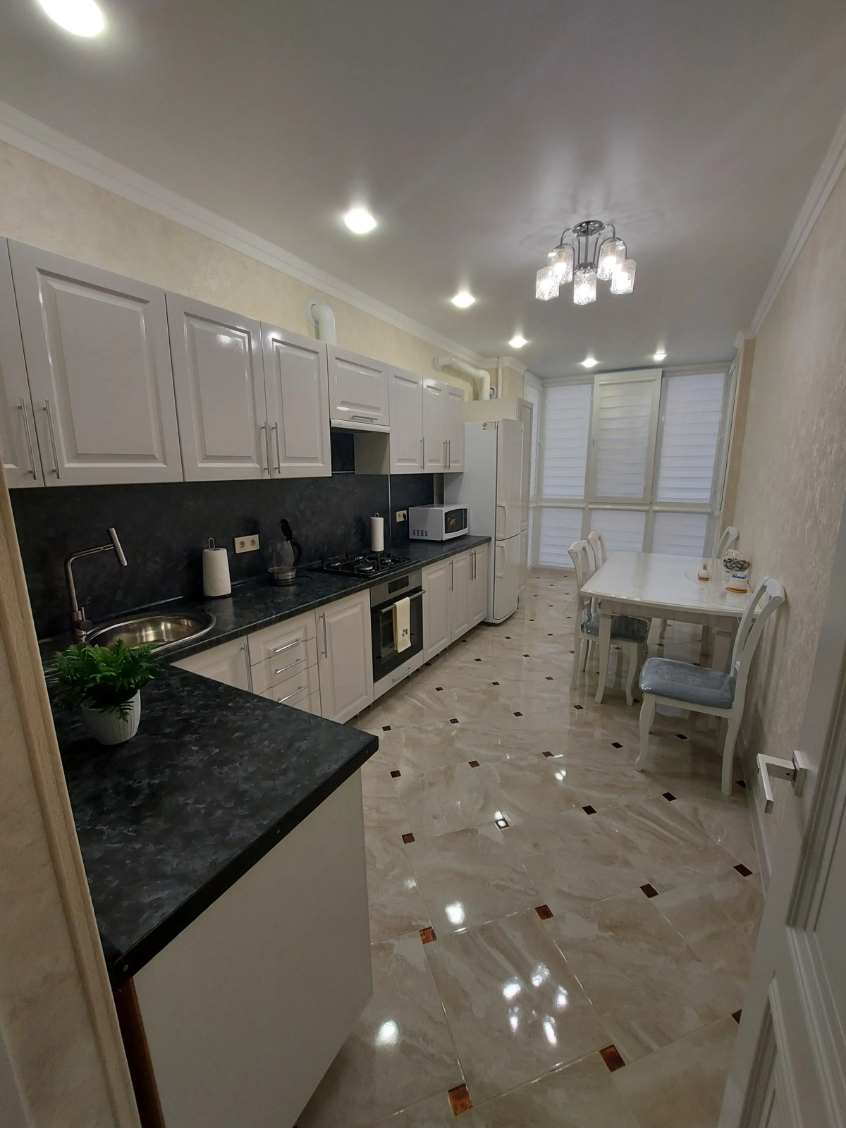 Апартаменты 5 звезд на Шамиля Джикаева 1А