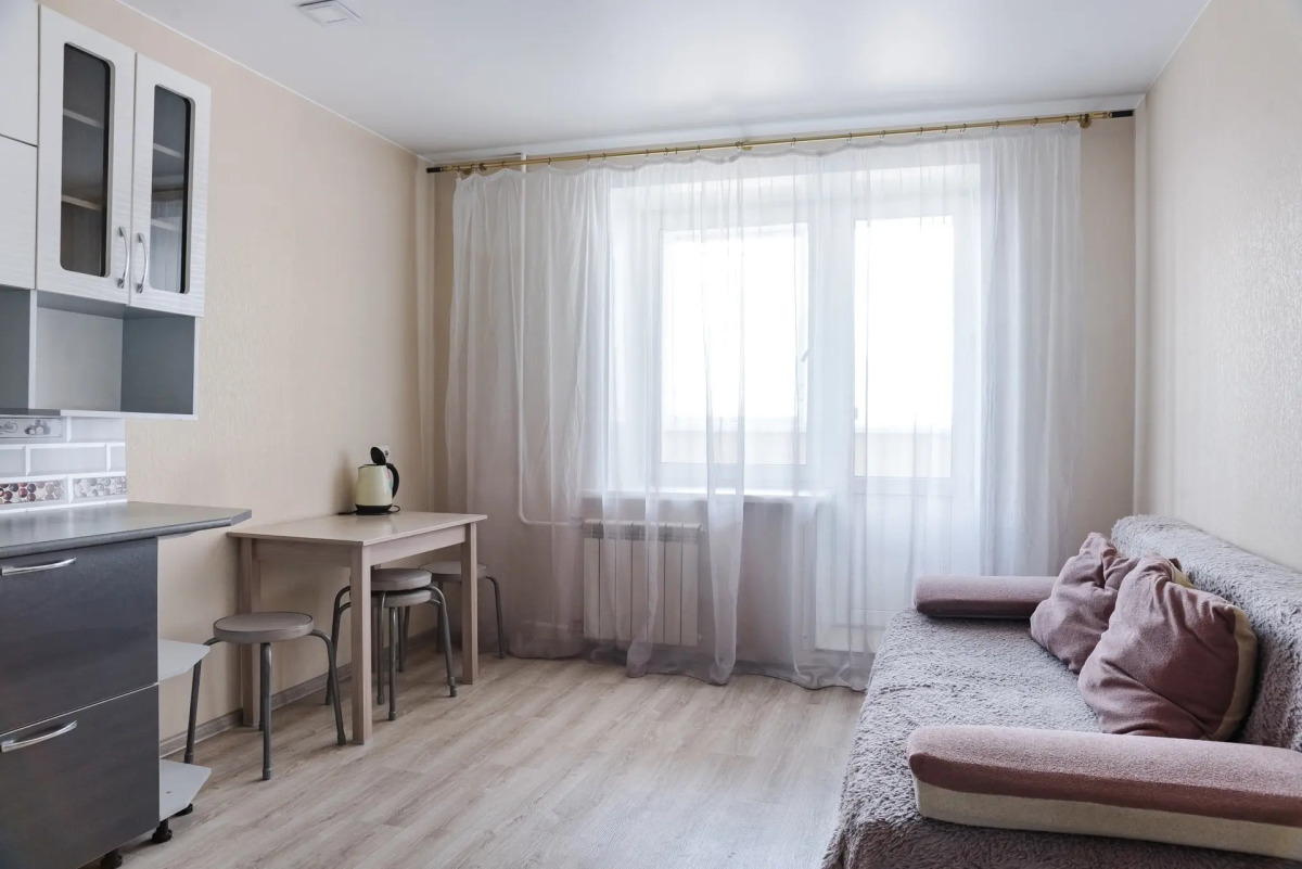 Квартира Октябрьская 221