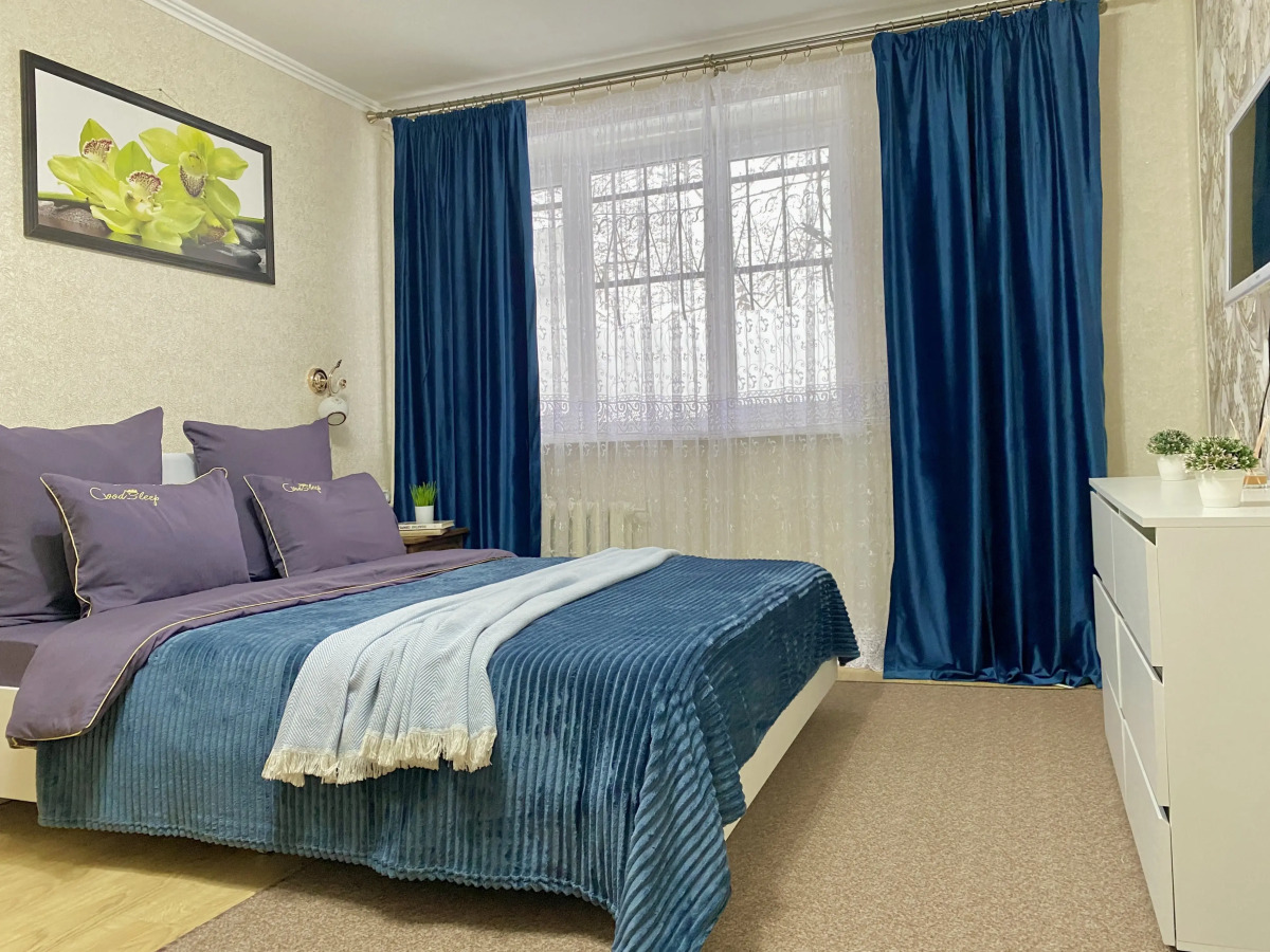 Квартира трехкомнатная рядом с цирком