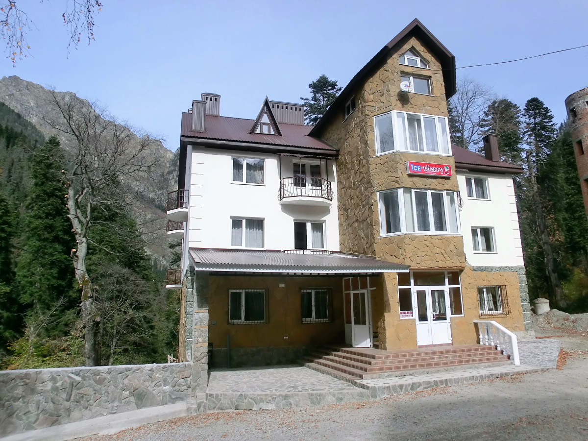 Отель Айс Черри Домбай