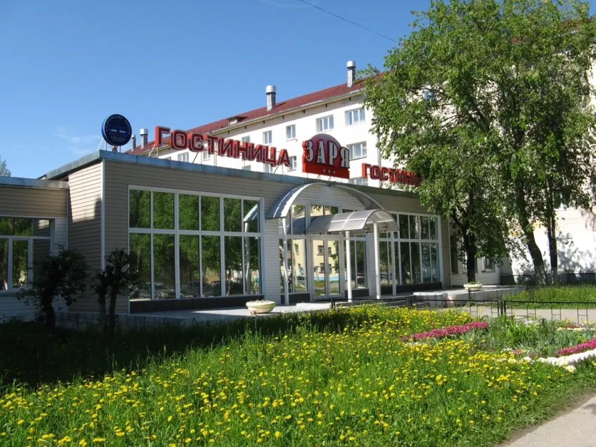 Отель Заря