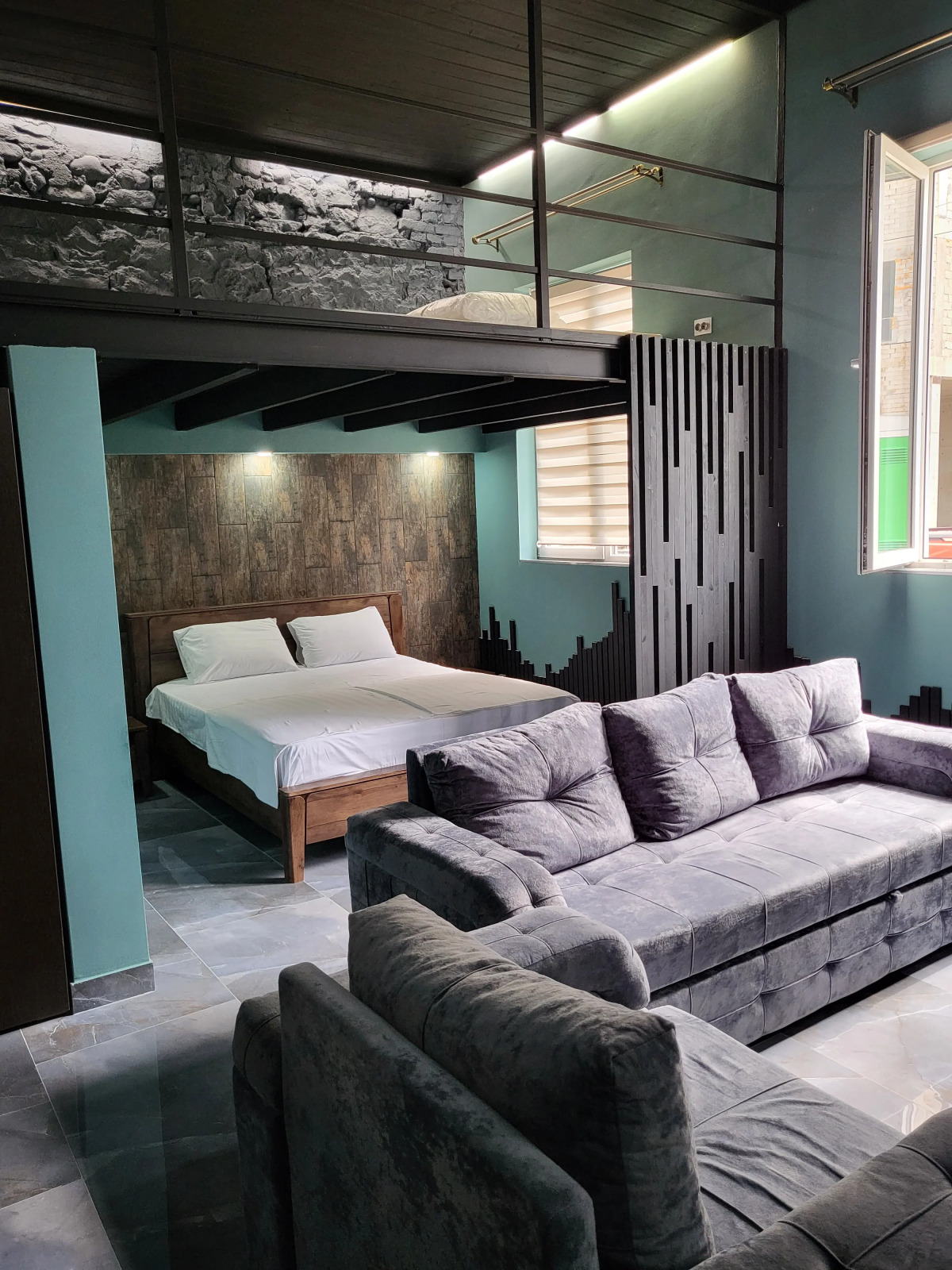 Квартира Максилан