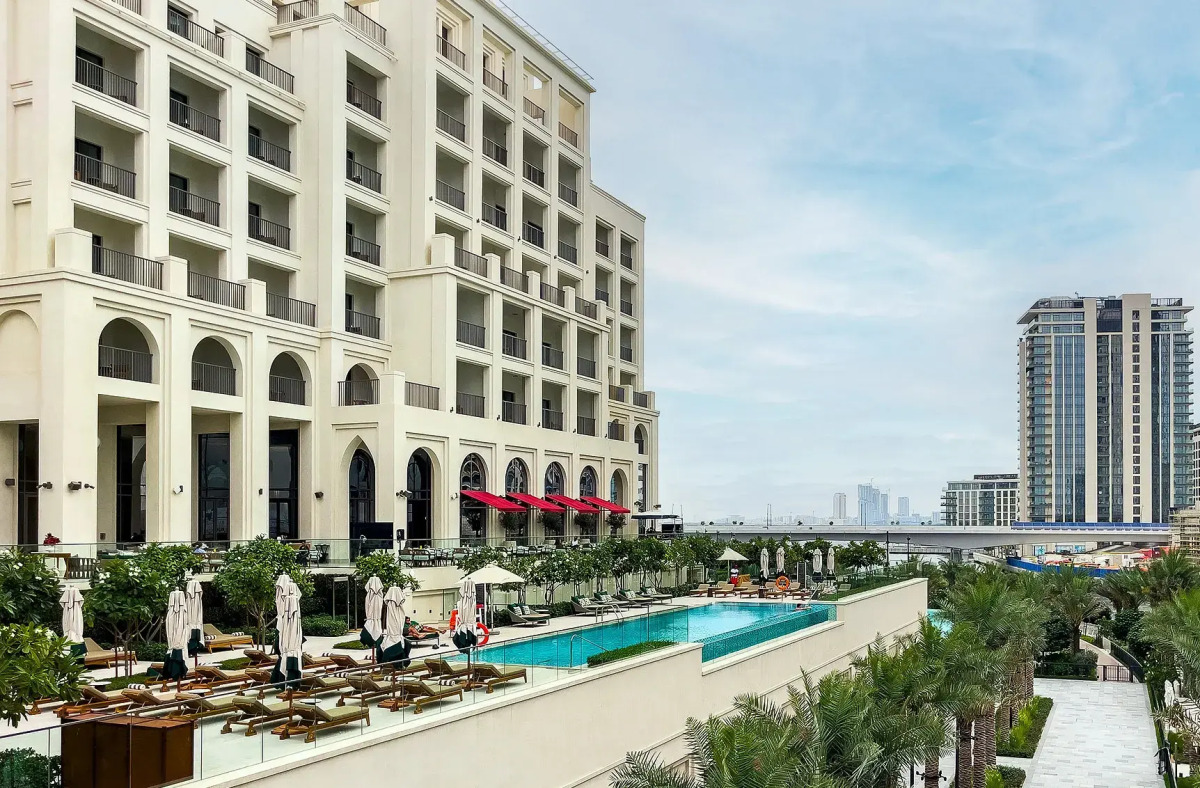 Апартаменты Сozy 1BR at Vida Residences Creek Beach