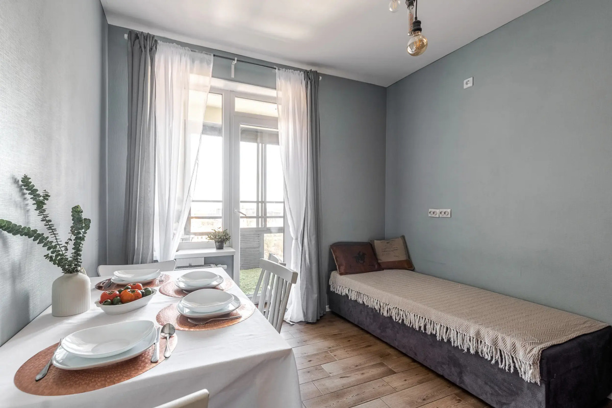 Апартаменты с балконом и красивым видом у метро