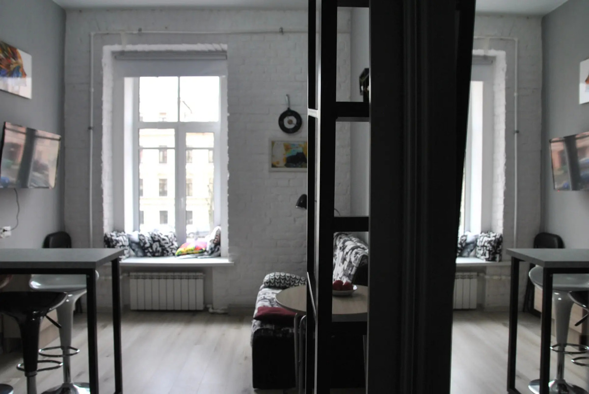 Апартаменты на Сенной площади с видом на канал Грибоедова