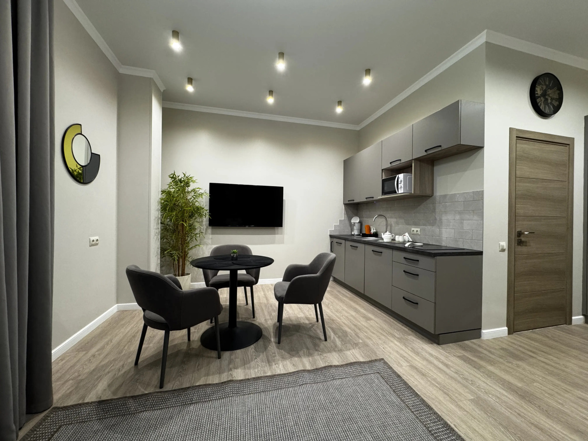 Апартаменты  Apart SV4 Цоколь Раушен Престиж