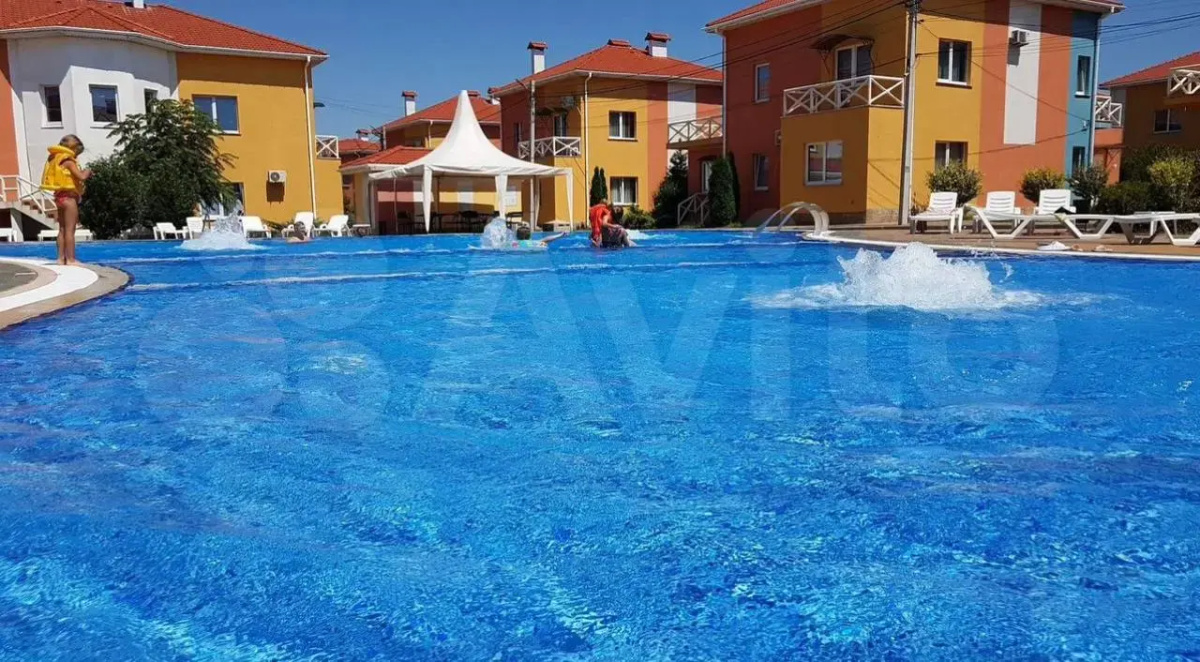 Апартаменты с бассейном и рядом с морем