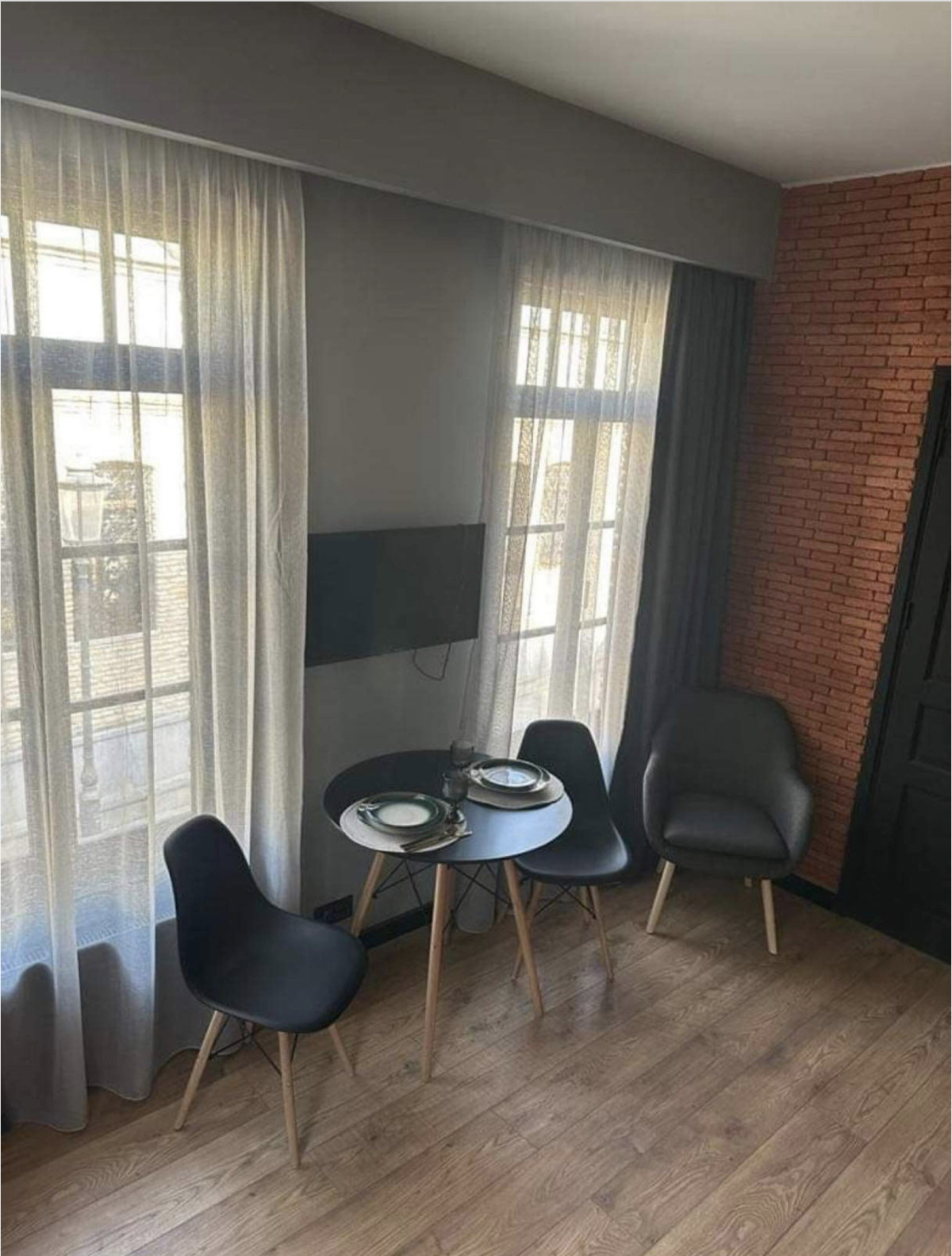 Апартаменты House near Gabriadze theatre