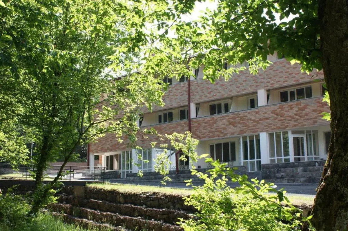 Отель Цахкаовит