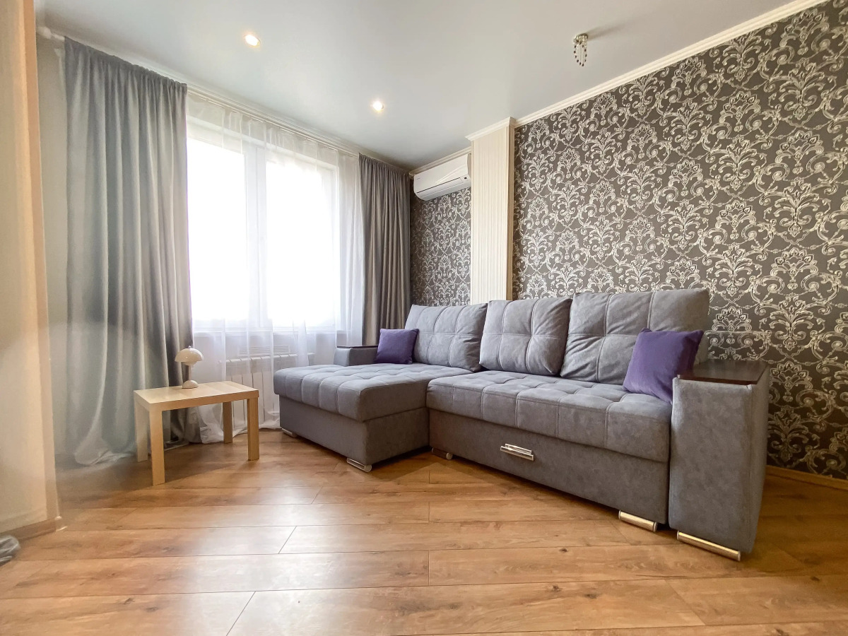 Апартаменты с камином и видом на реку у ТЦ Аквамолл