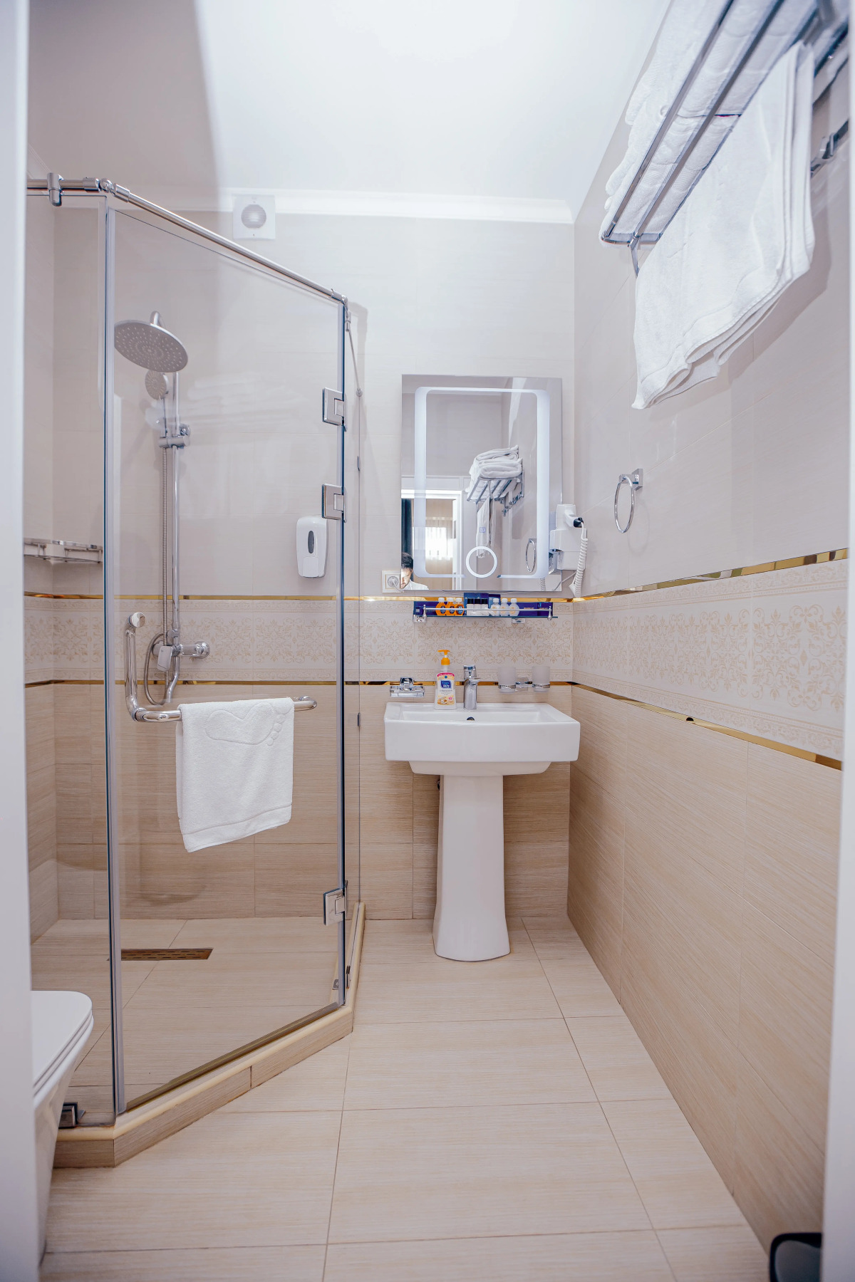 Silk Road Empire Hotel