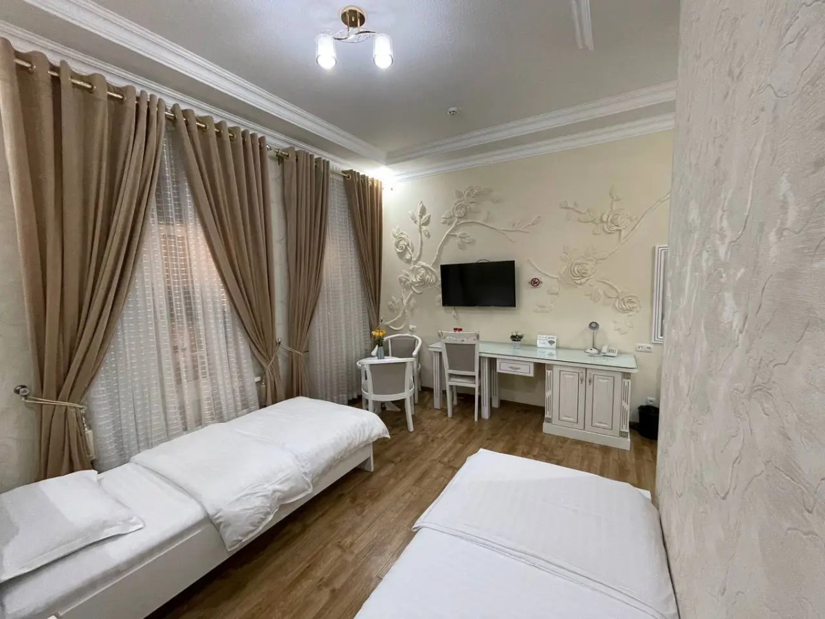 Отель Izumrud Palace