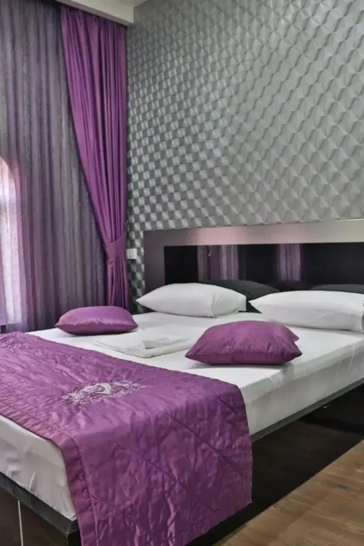 Отель Roma Yerevan & Tours