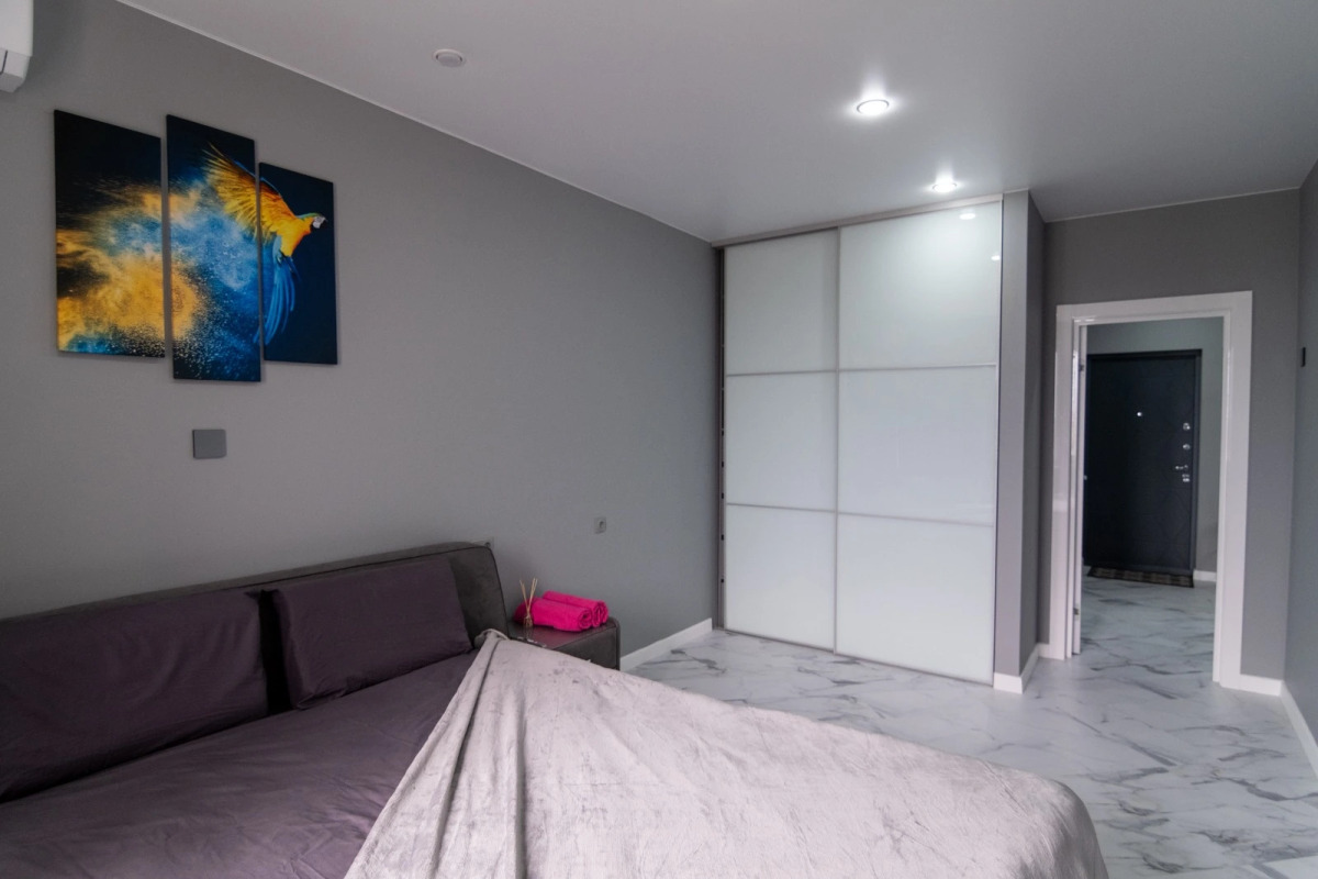 Апартаменты Hedonism Aparts со Стильным Ремонтом в Тихом Районе