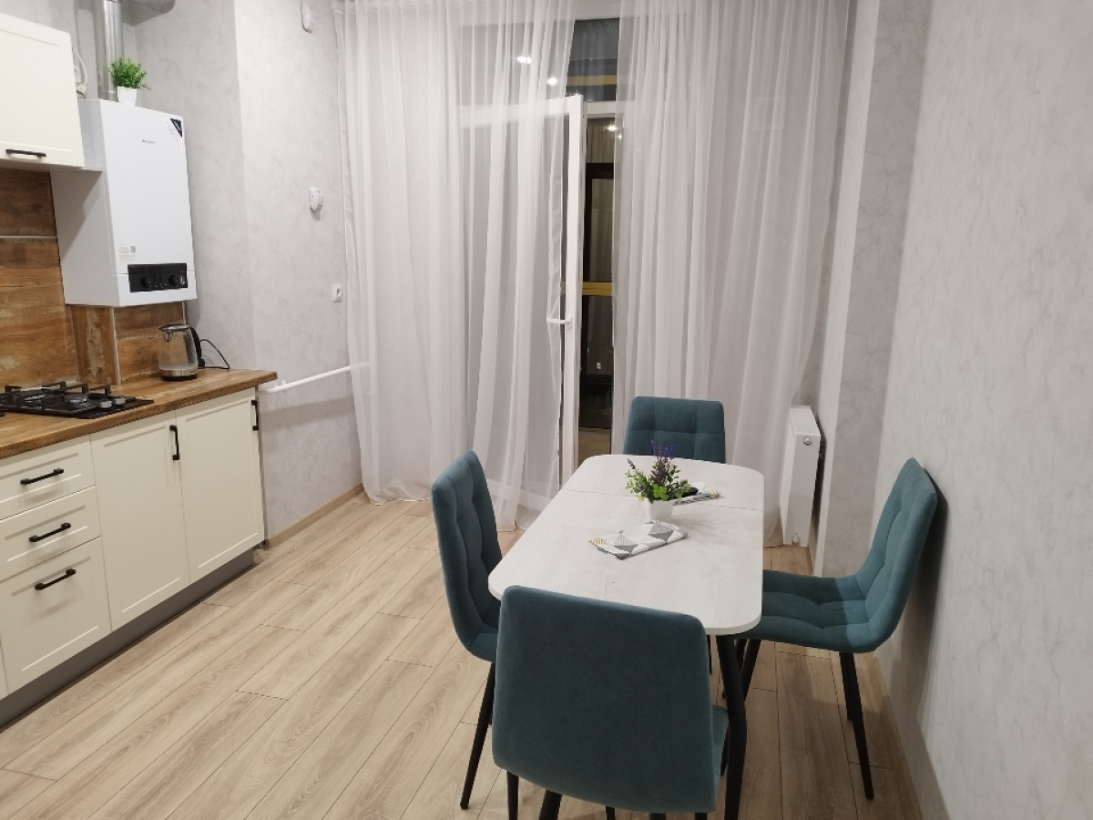 Квартира уютная с панорамным балконом в историческом районе Калининграда Амалинау