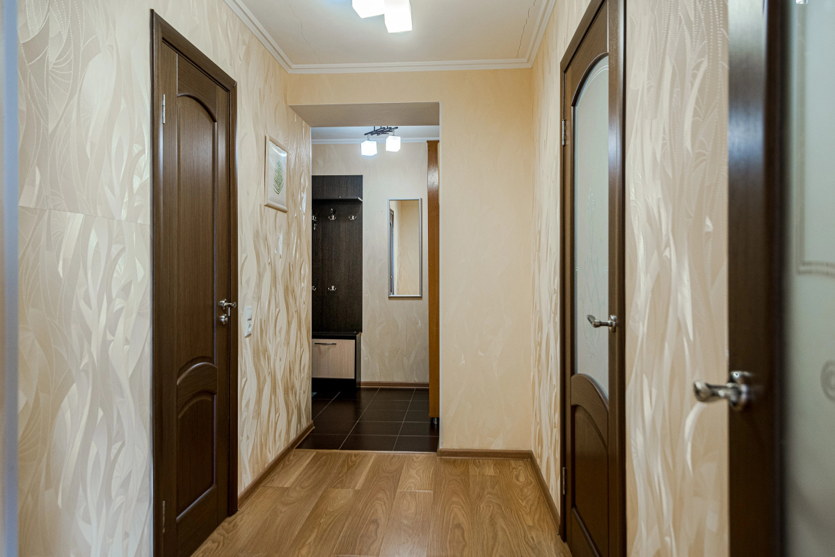 Квартира 1-к яркая у залива на Маркова 8/2 от RentAp, 4 сп.места