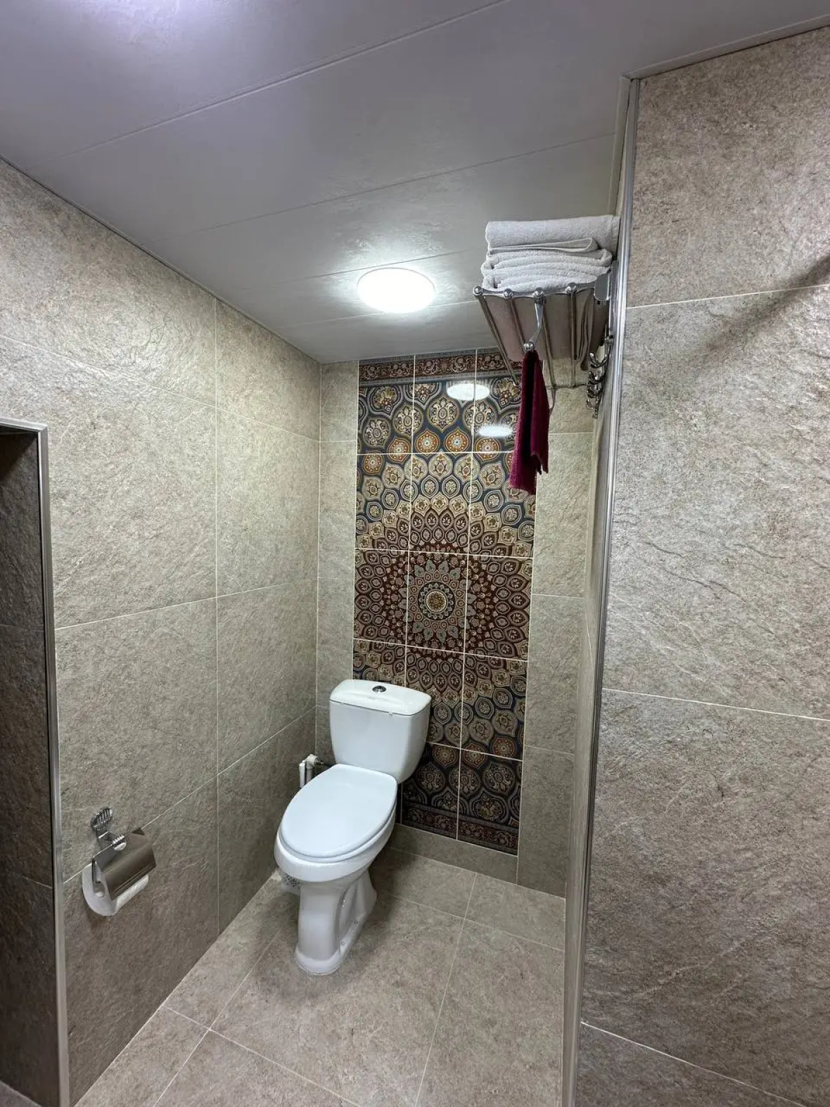 Hotel Khurjin