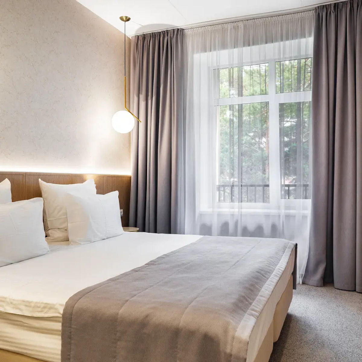 Отель Лесники