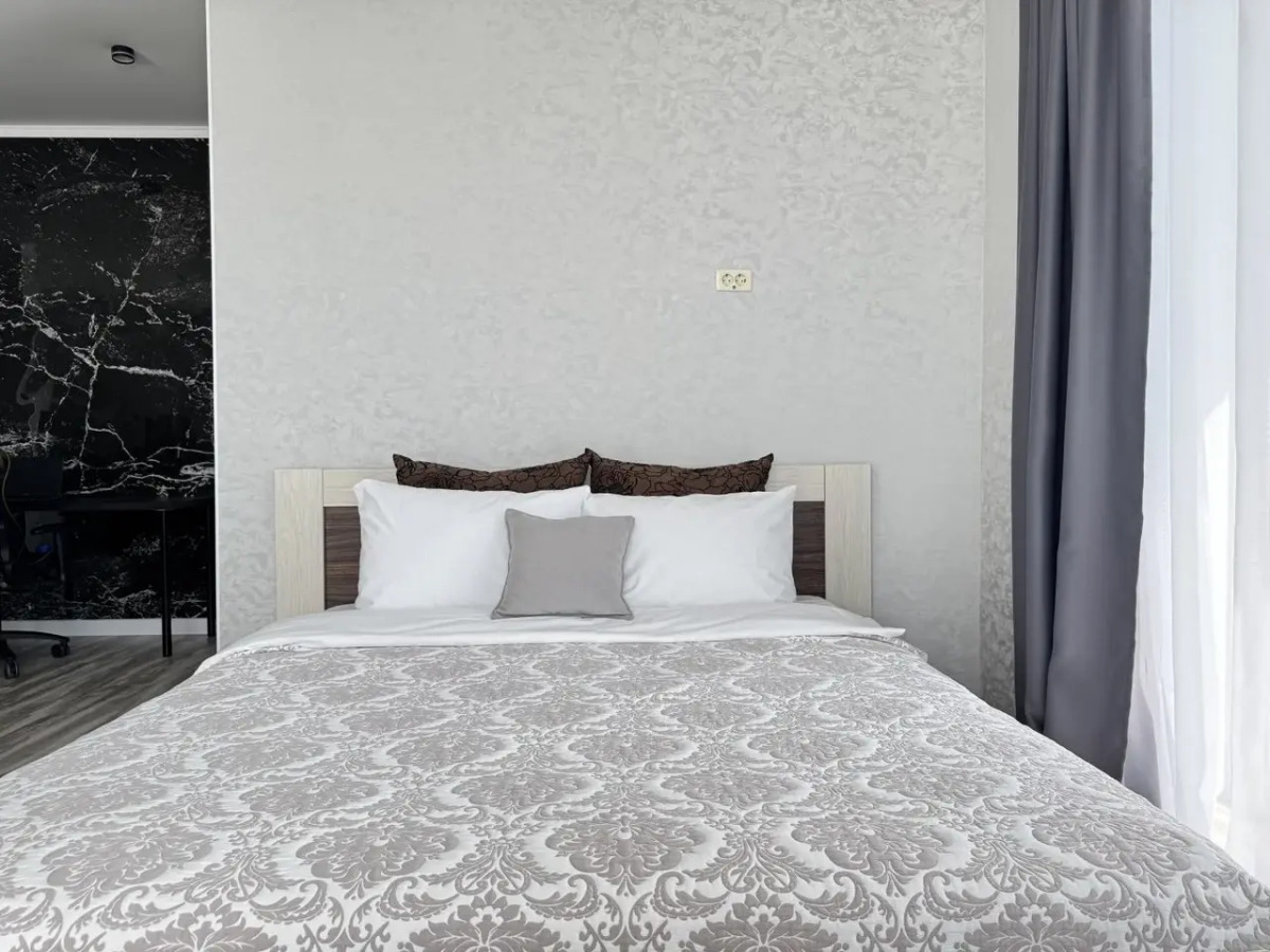 Квартира Современная студия на Дзержинского 86