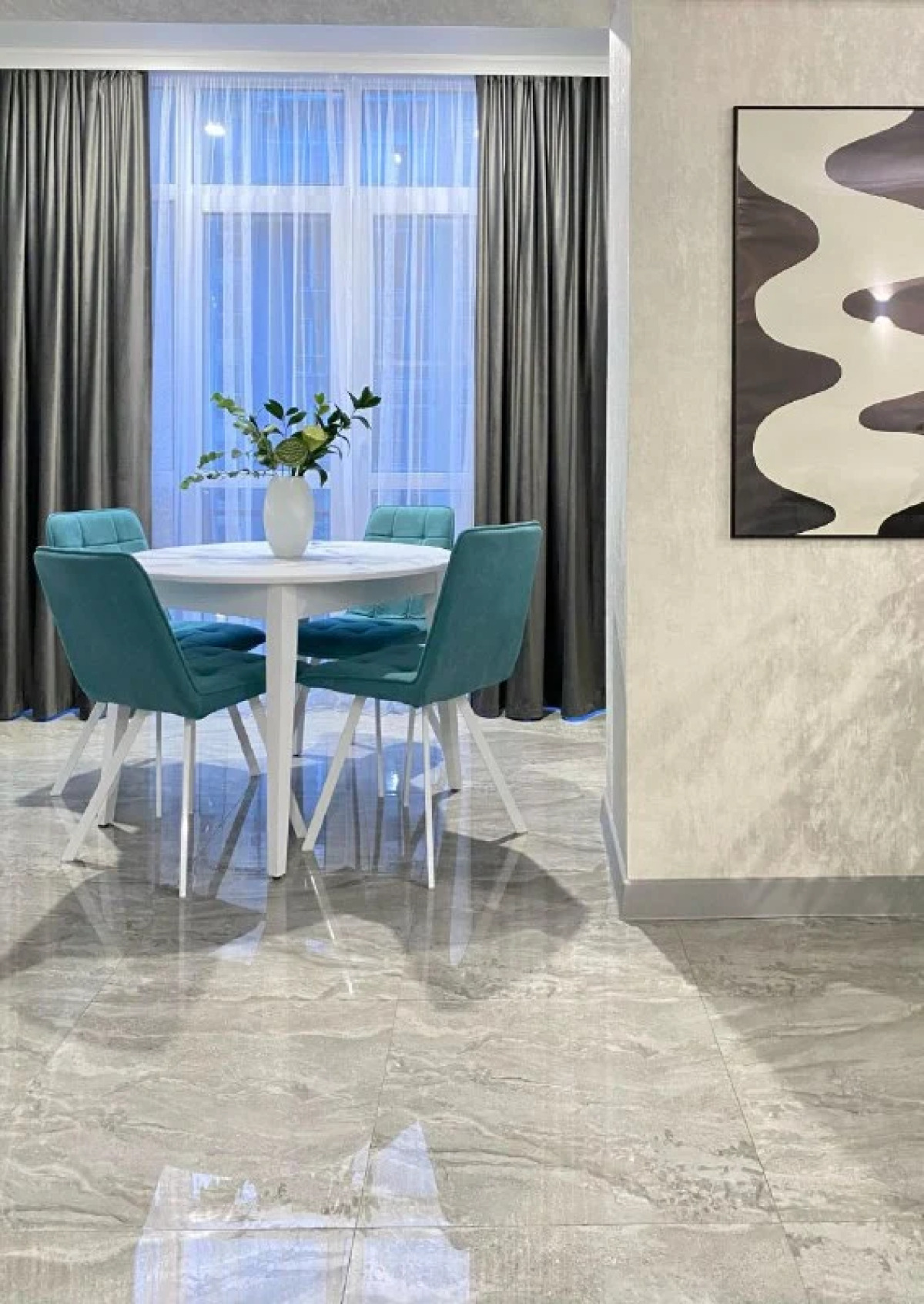 Квартира Flatirini с панорамными окнами в новом ЖК 1