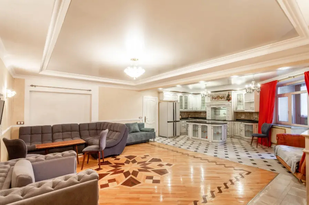 Квартира двухкомнатная Поморская 34