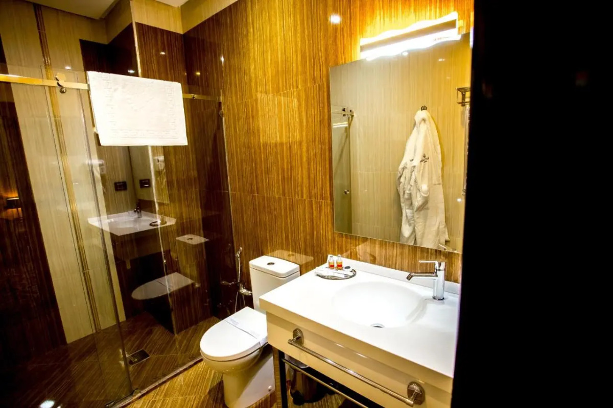 West Shine Hotel