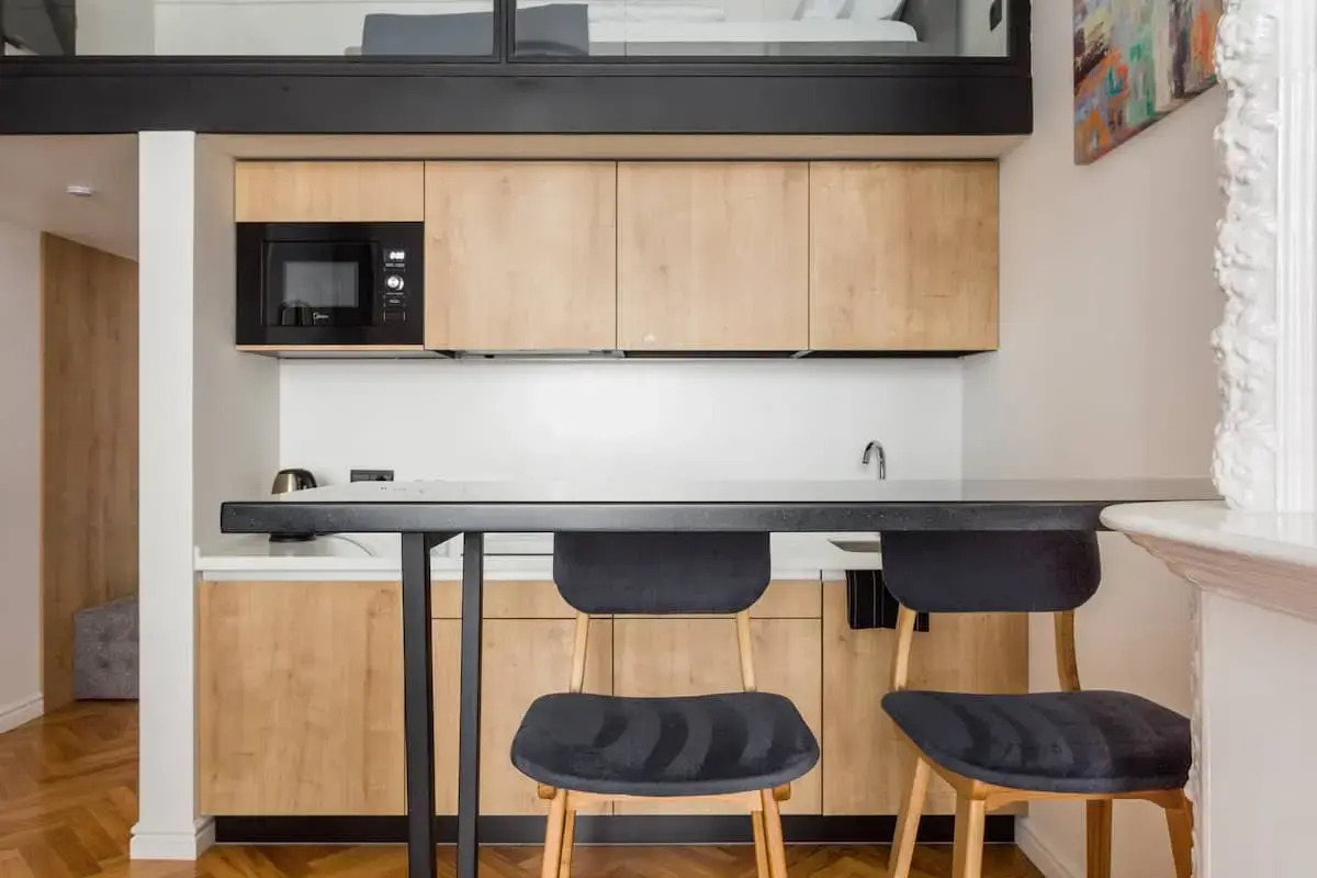 Меблированные комнаты F12