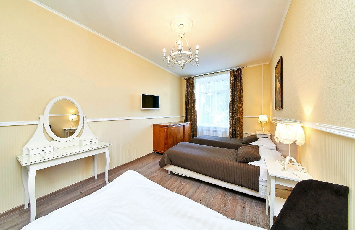 Отель Априори