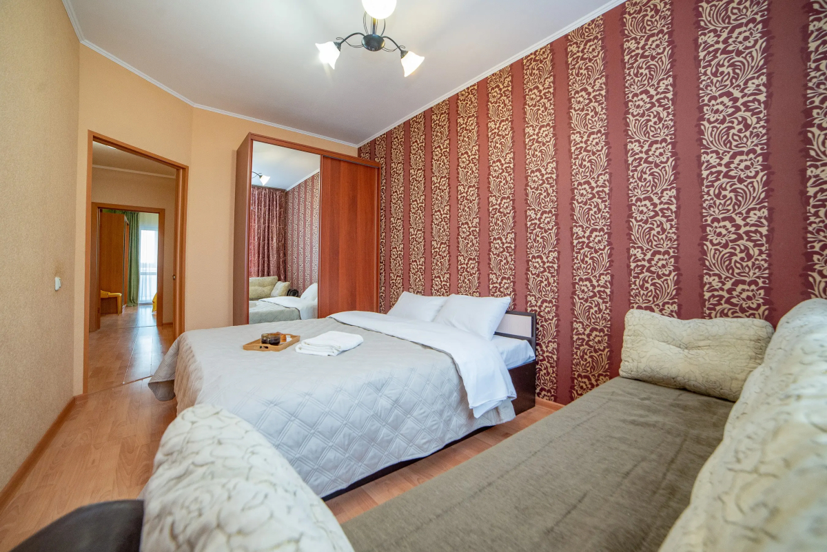 Апартаменты Бажова 68