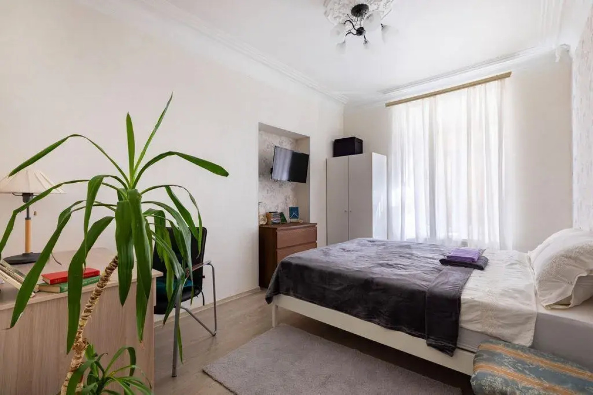 Квартира 3-комнатная в Самом Сердце Санкт-Петербурга