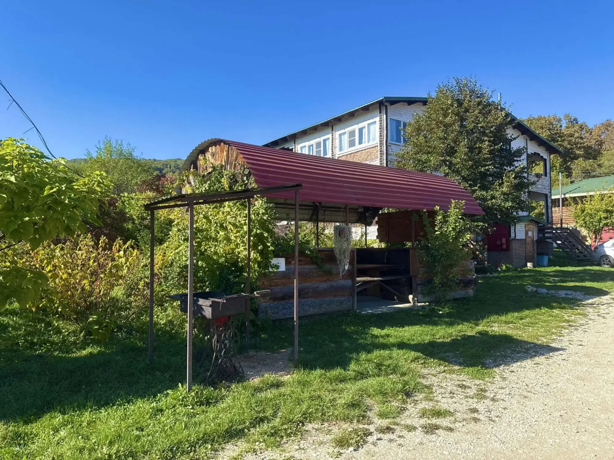 Thach from Travel Hotels Entourage