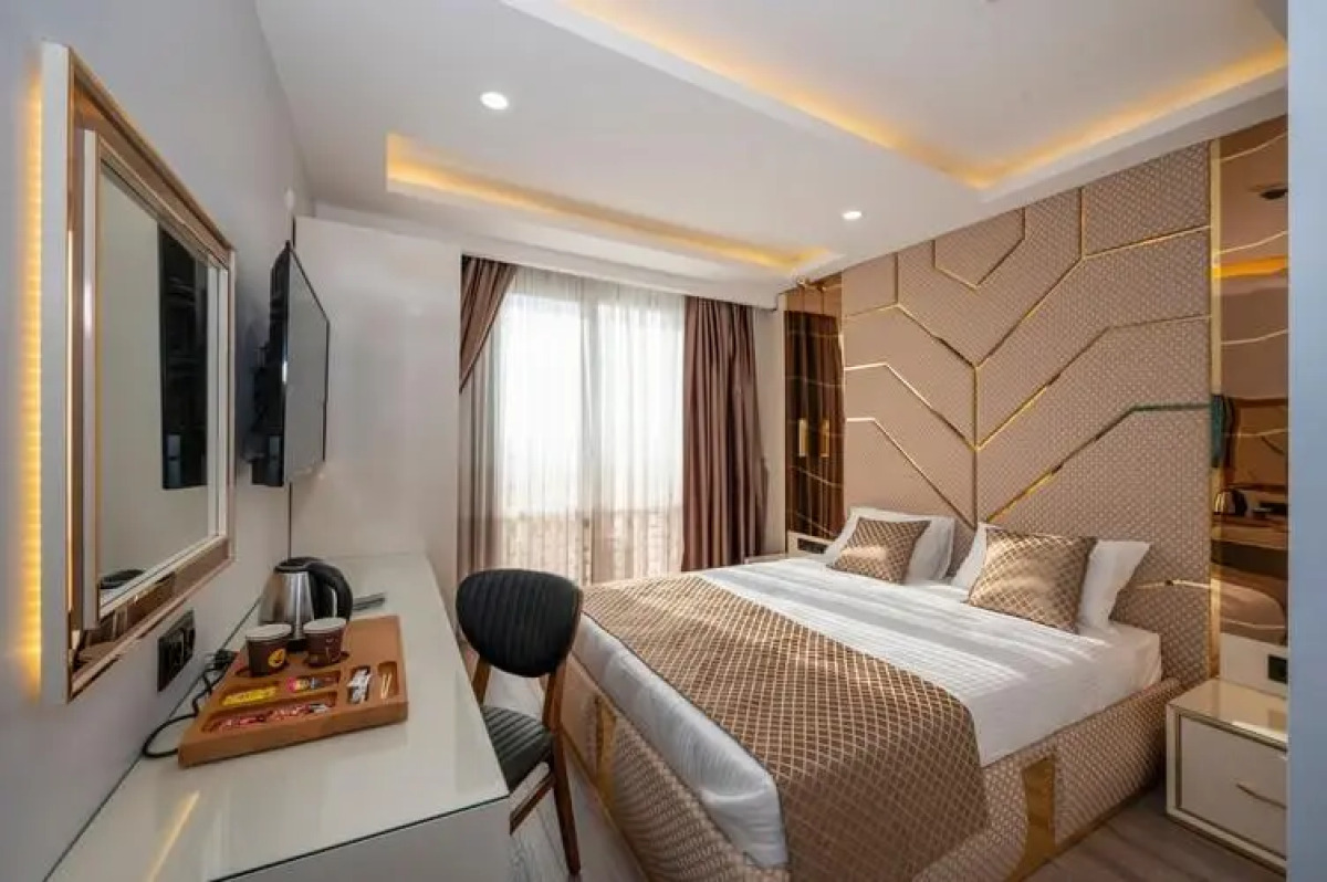 Luxury Airport Hotel by Zazzoni