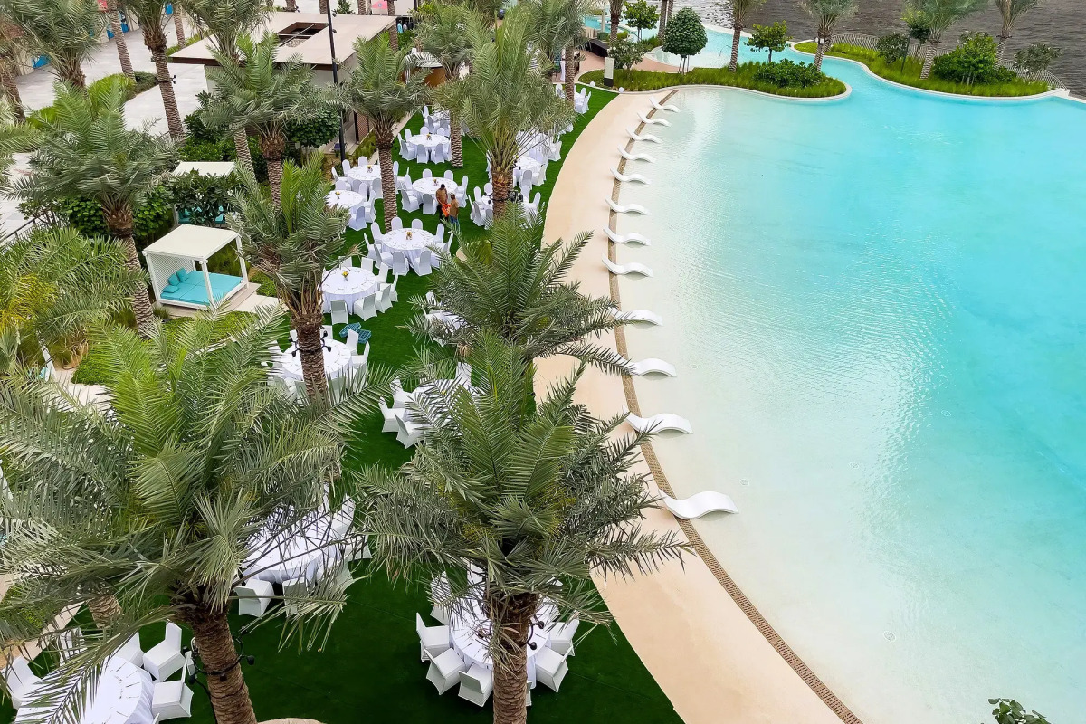 Апартаменты Сozy 1BR at Vida Residences Creek Beach