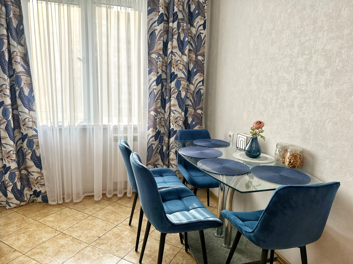 Квартира Двухкомнатная в 10 минутах пешком от набережной